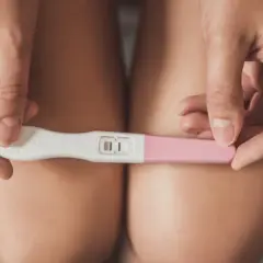 Dwie kreski na teście ciążowym. Czy po owulacji można zajść w ciążę? To pytanie nurtuje wiele kobiet.